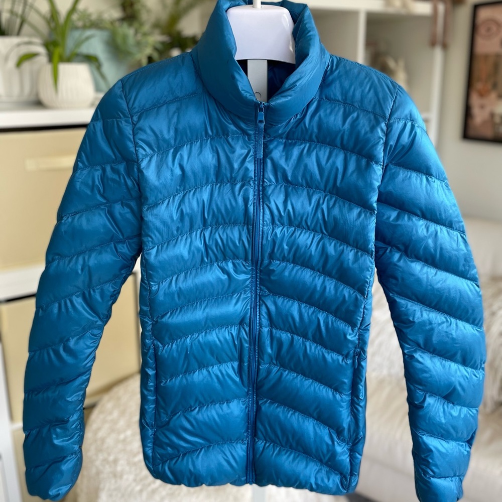 UNIQLO turquoise down puffer jacket